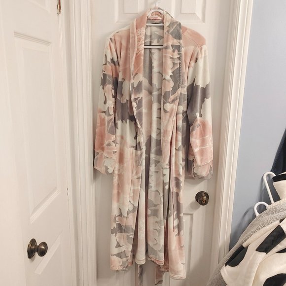 La Vie En Rose Other - Velvety Softness Grey Floral Long Robe